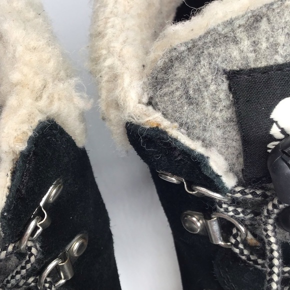 Sorel Out N About Conquest Boots in Black. - Picture 10 of 14